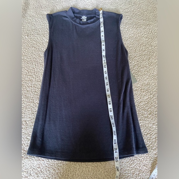 🔸 J.O & Co 🔸 dark gray turtleneck top - Picture 5 of 5